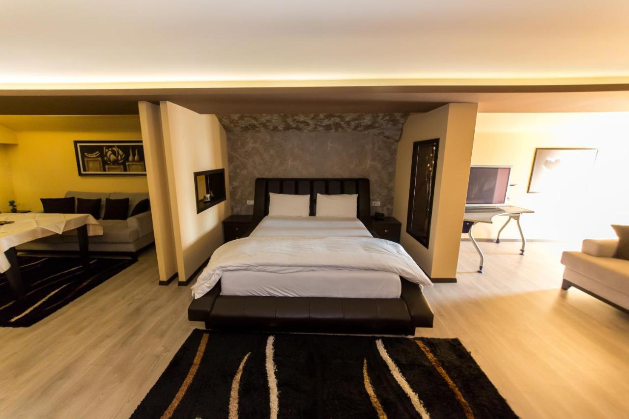 Hotel Denver ティラナ エクステリア 写真