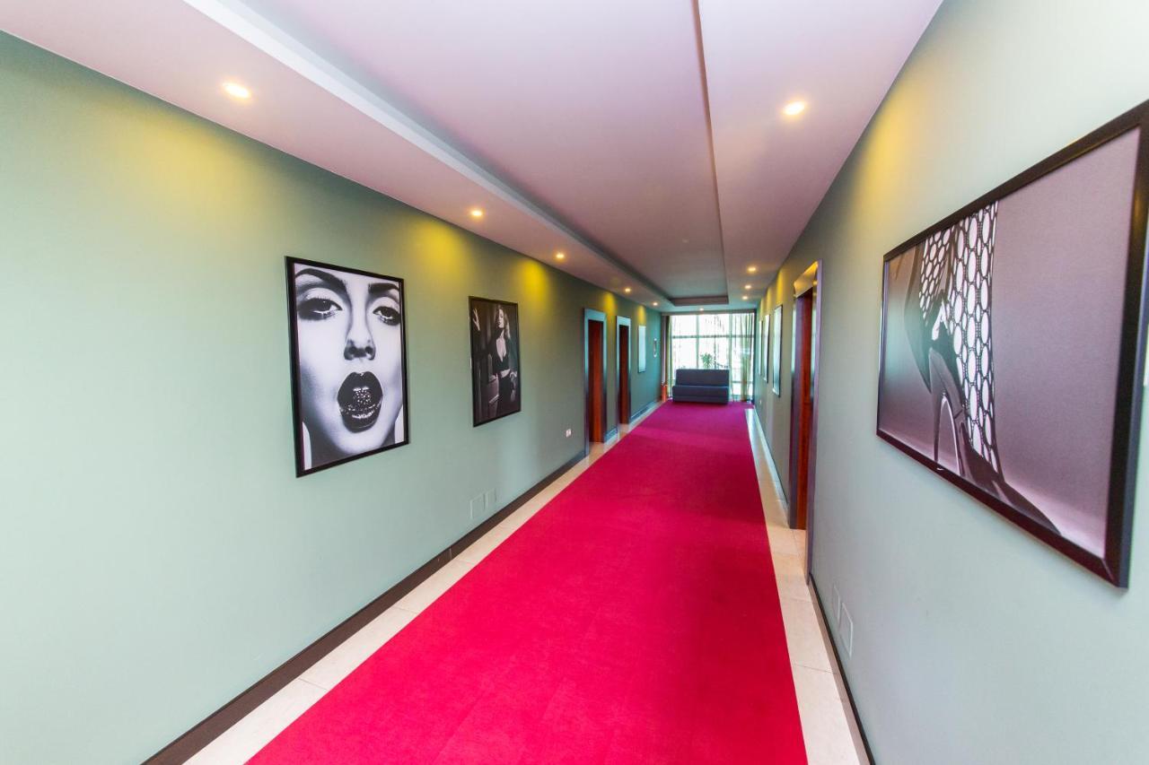 Hotel Denver ティラナ エクステリア 写真